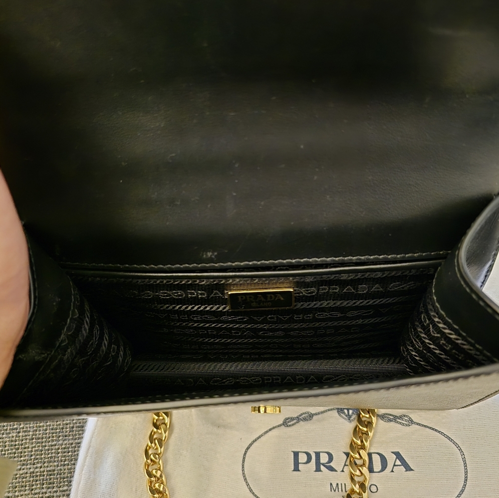Authentic Prada Saffiano Pattina Gold Chain - Picture 2 of 4